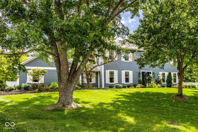 215 Sherwood Court, Zionsville, IN 46077