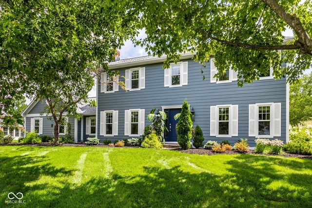 215 Sherwood Court, Zionsville, IN 46077