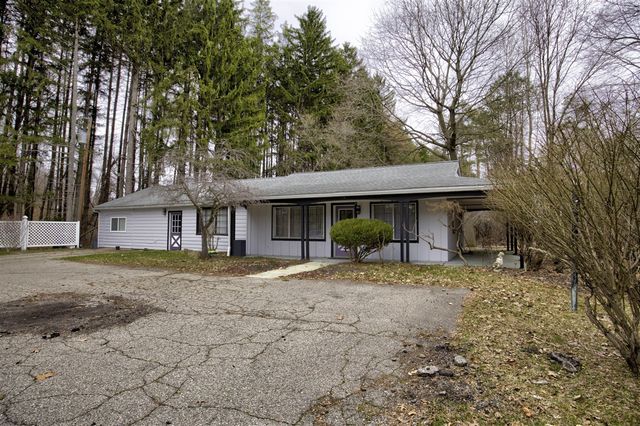 4491 S Jackson Road, Jackson, MI 49201