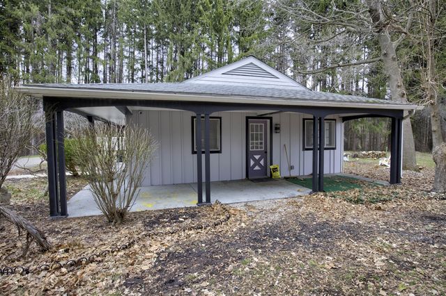 4491 S Jackson Road, Jackson, MI 49201