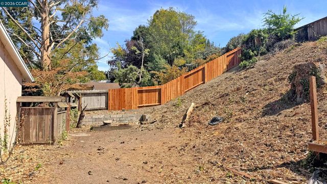 2645 O'Donnell Dr, San Pablo, CA 94806