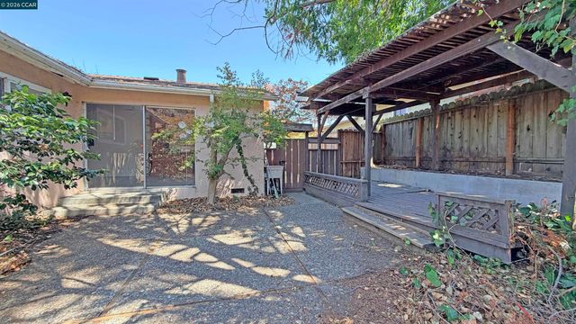 2645 O'Donnell Dr, San Pablo, CA 94806