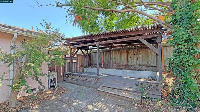 2645 O'Donnell Dr, San Pablo, CA 94806