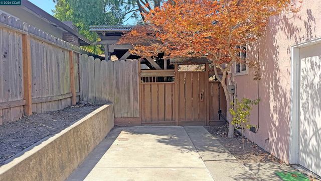 2645 O'Donnell Dr, San Pablo, CA 94806