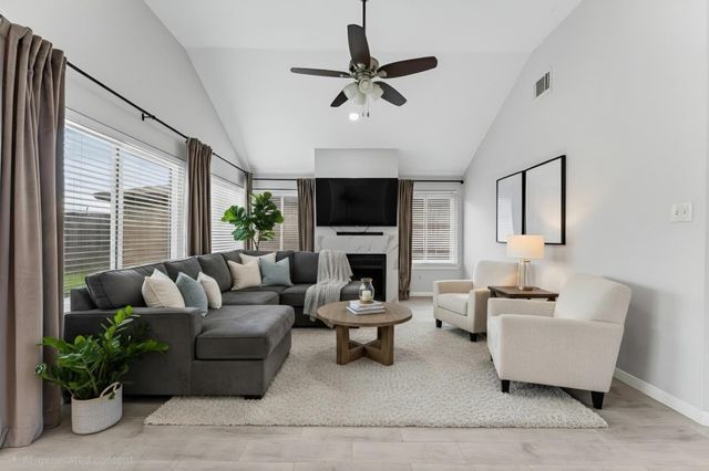 7810 Poitiers Drive, Houston, TX 77071