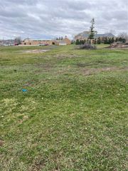 913 W 13th, Vinton, IA 52349