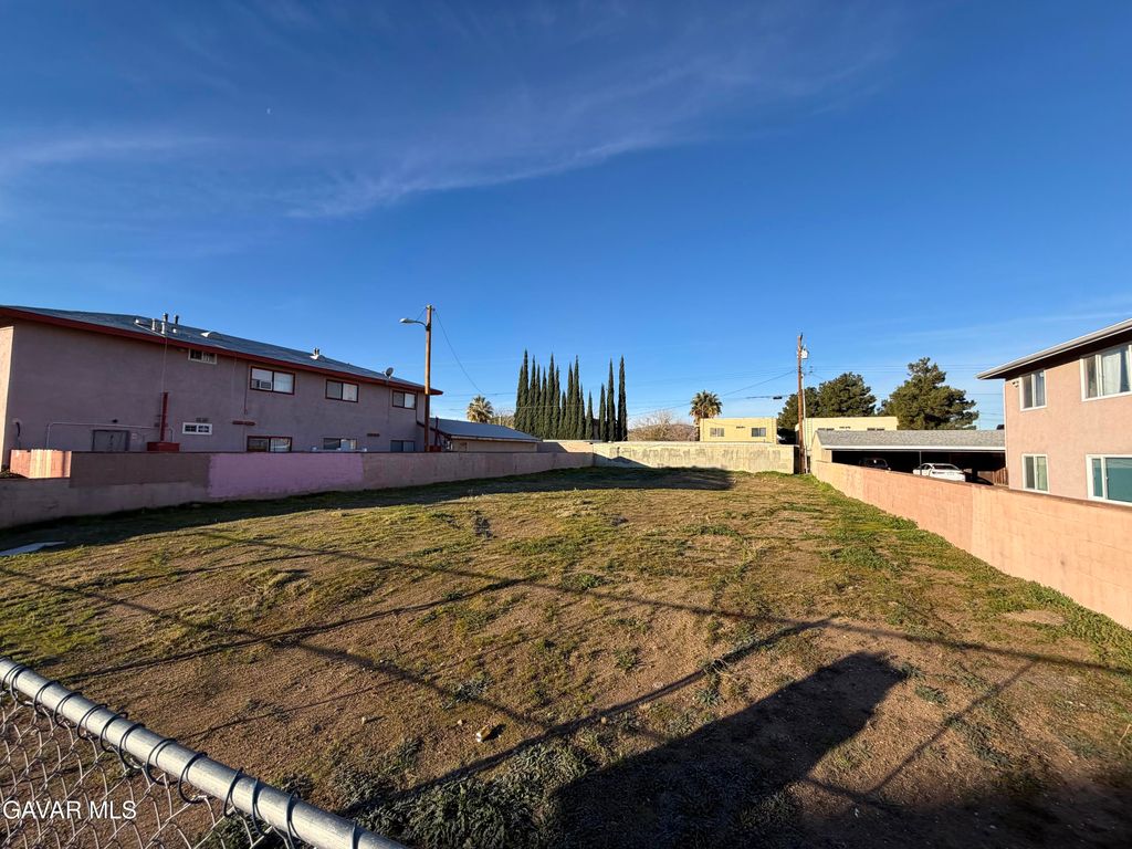 E 5th Ste Vic Avenue Q Ste Street, Palmdale, CA 93550