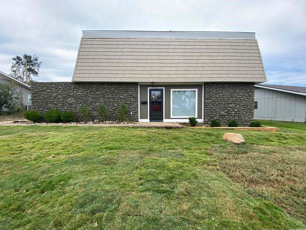 1216 Briar Creek Drive, Little Rock, AR 72211