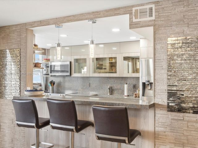 18071 Biscayne Boulevard 1401, Aventura, FL 33160