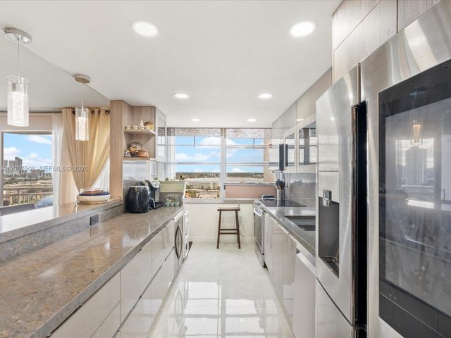 18071 Biscayne Boulevard 1401, Aventura, FL 33160
