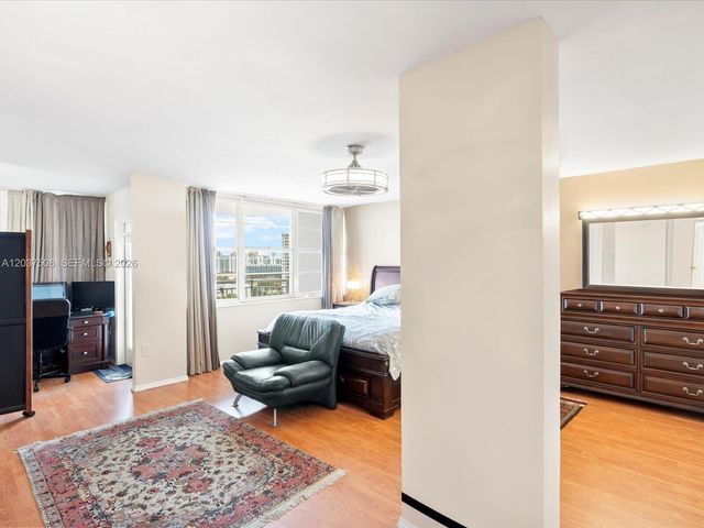 18071 Biscayne Boulevard 1401, Aventura, FL 33160