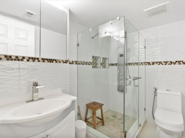 18071 Biscayne Boulevard 1401, Aventura, FL 33160