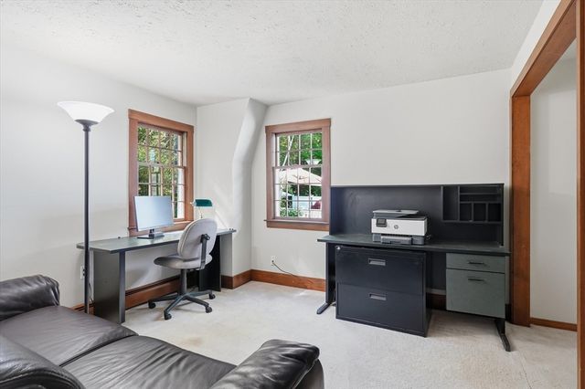 123 Washington, Boxford, MA 01921
