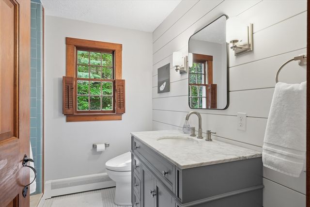 123 Washington, Boxford, MA 01921