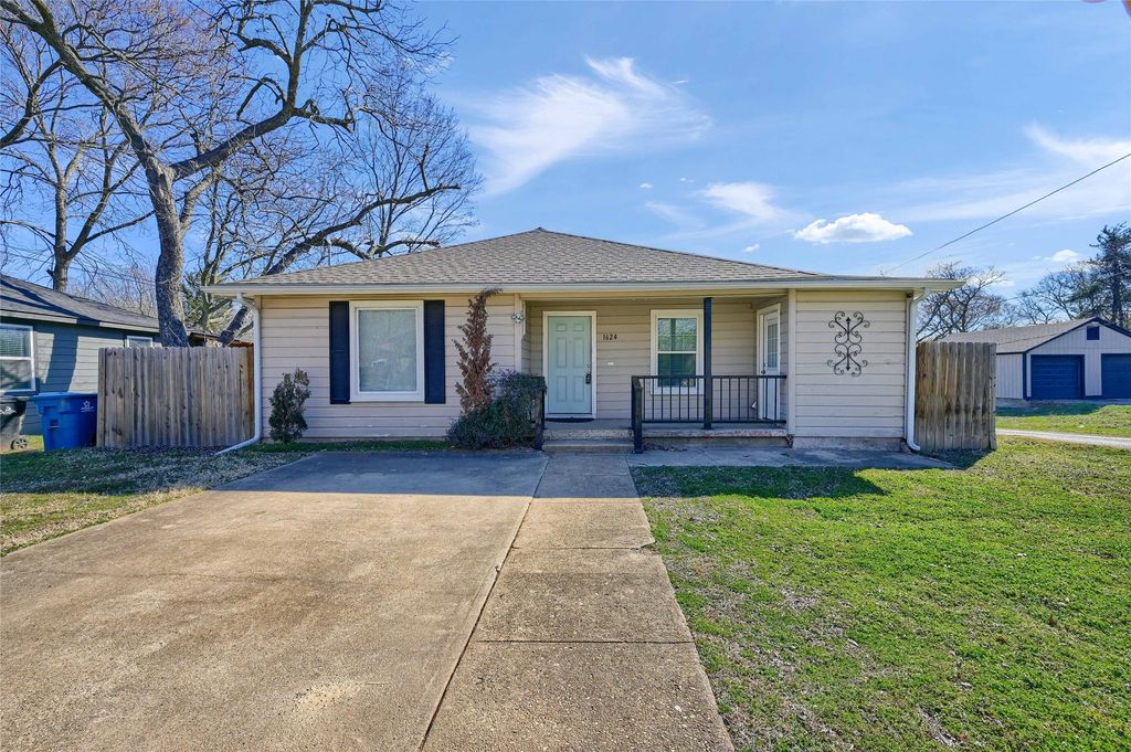 1624 S Fannin Avenue, Denison, TX 75020