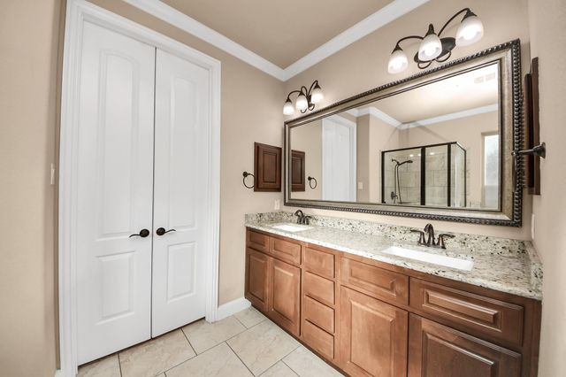 66 Lindenberry Circle, Spring, TX 77389