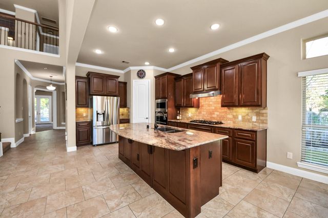 66 Lindenberry Circle, Spring, TX 77389