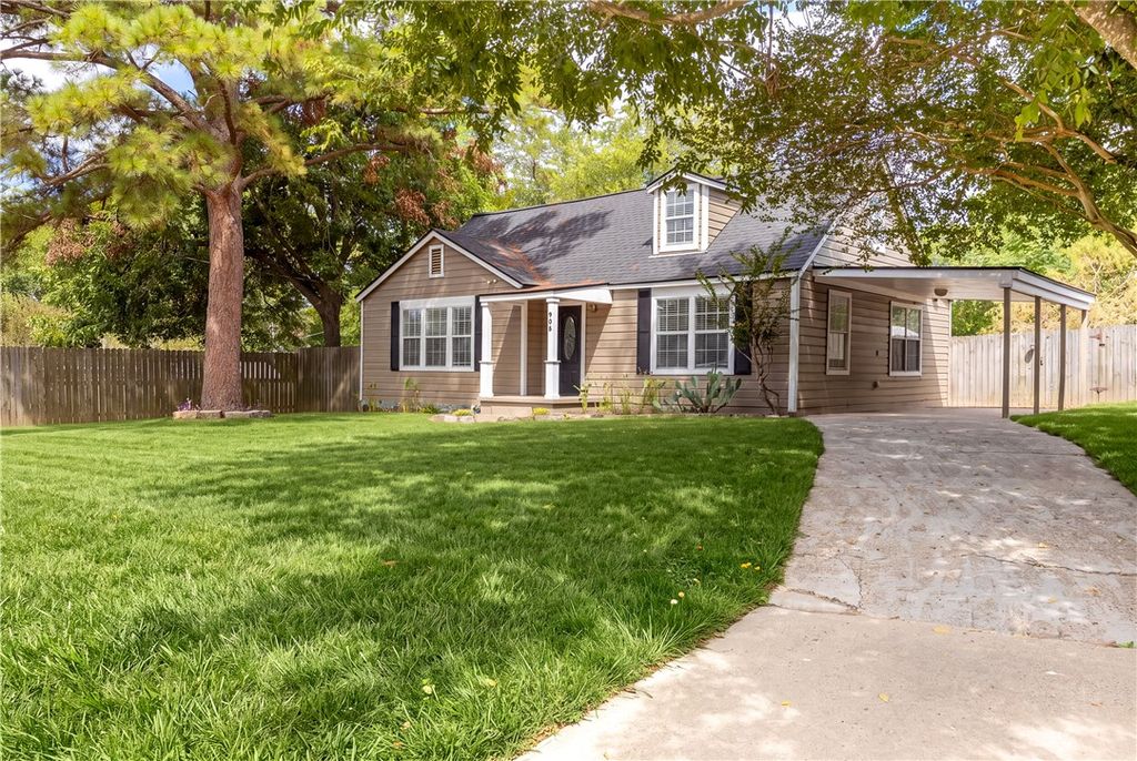 906 West First Street, Brenham, TX 77833 — photo 4