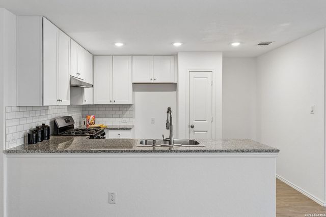 5940 SUNSET SONG LN, Bulverde, TX 78163