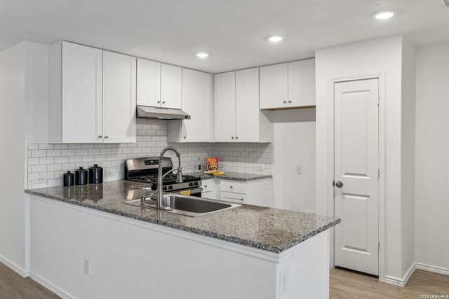 5940 SUNSET SONG LN, Bulverde, TX 78163