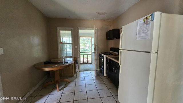 2852 ERNEST Street, Jacksonville, FL 32205