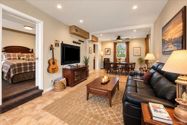 2653 Harding Avenue, Bronx, NY 10465