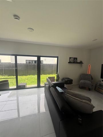 1327 NW 2nd Ln, Florida City, FL 33034
