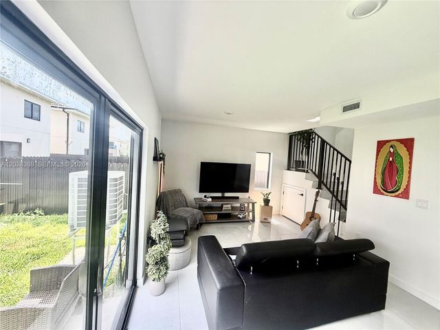 1327 NW 2nd Ln, Florida City, FL 33034