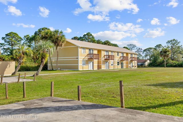 1870 Agora Circle SE 103, Palm Bay, FL 32909