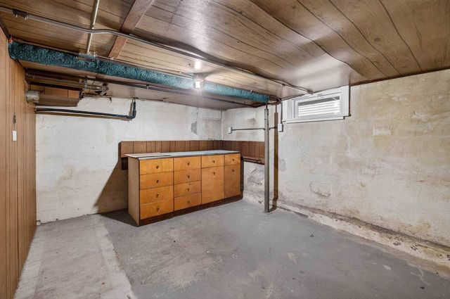 2503 Glenn Street, Bettendorf, IA 52722