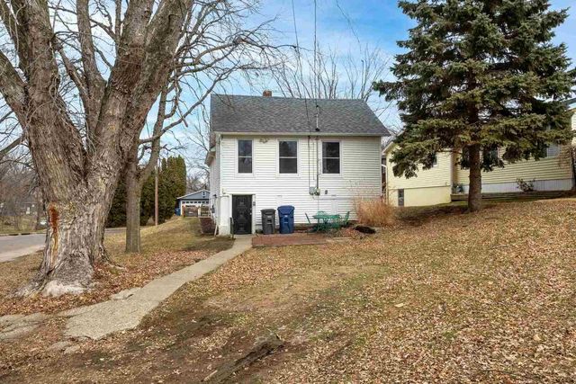 2503 Glenn Street, Bettendorf, IA 52722
