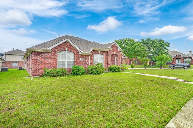 2068 Pecan Creek Drive, Mesquite, TX 75181