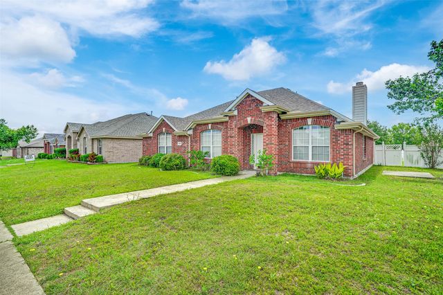 2068 Pecan Creek Drive, Mesquite, TX 75181
