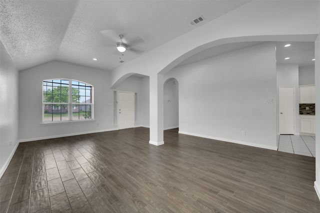 2068 Pecan Creek Drive, Mesquite, TX 75181