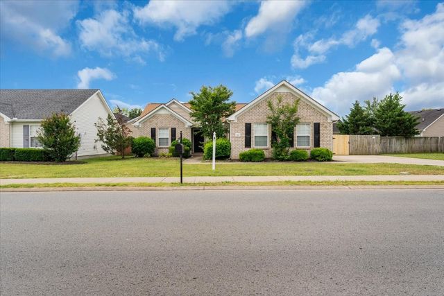 3325 Perlino Dr, Murfreesboro, TN 37128