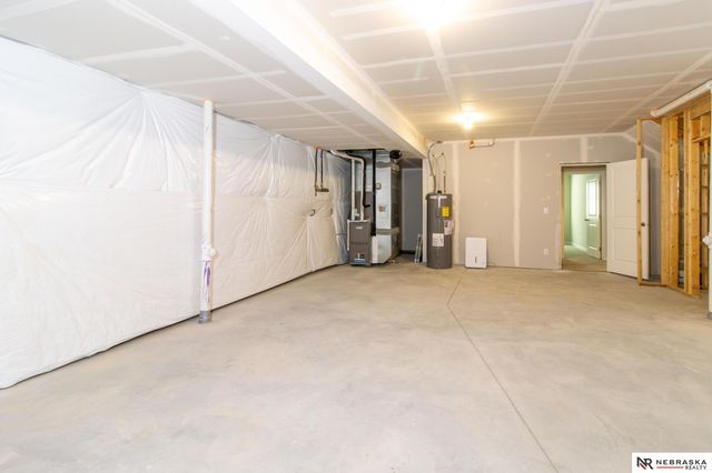 20467 Swallowtail Street, Gretna, NE 68028