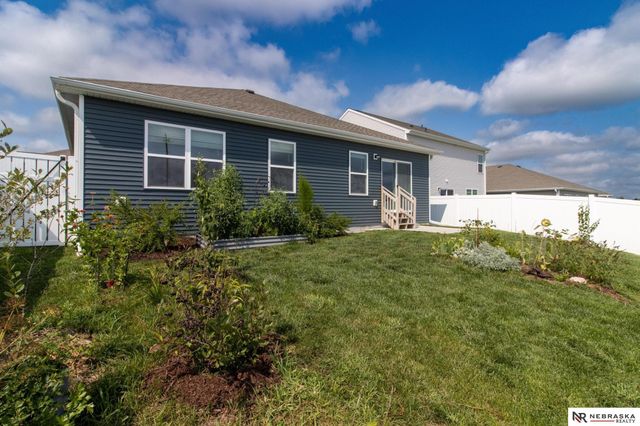 20467 Swallowtail Street, Gretna, NE 68028