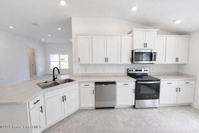 1335 Kylar Drive NW, Palm Bay, FL 32907