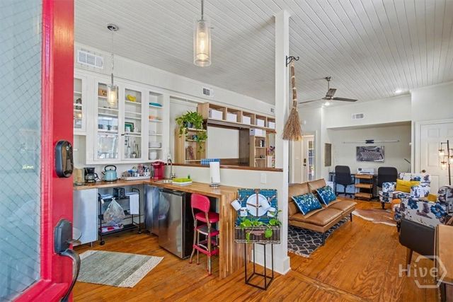 341 E Broad Street, Savannah, GA 31401