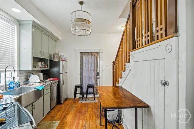 341 E Broad Street, Savannah, GA 31401