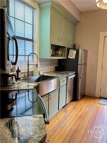 341 E Broad Street, Savannah, GA 31401