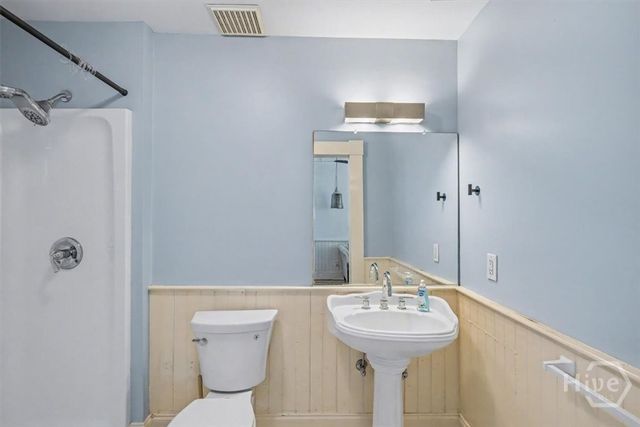 341 E Broad Street, Savannah, GA 31401