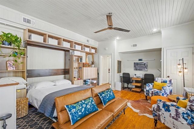 341 E Broad Street, Savannah, GA 31401