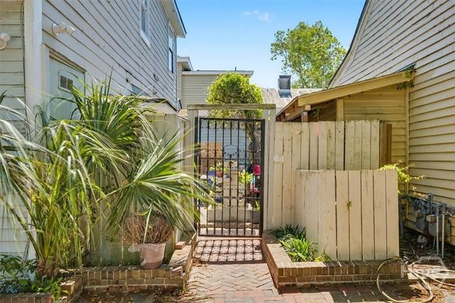 341 E Broad Street, Savannah, GA 31401