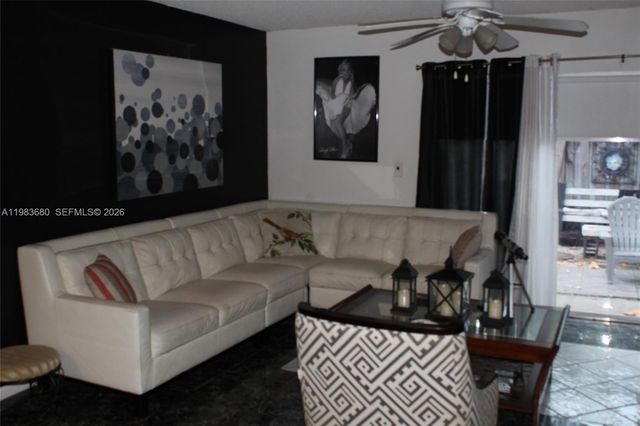 9818 SW 222nd Ter, Cutler Bay, FL 33190