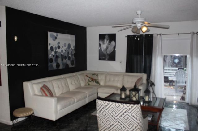 9818 SW 222nd Ter, Cutler Bay, FL 33190