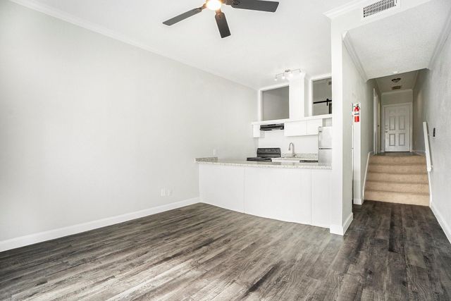 7820 Seawall Boulevard 322, Galveston, TX 77551