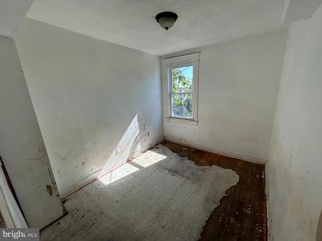 1221 N DECKER AVE, Baltimore, MD 21213