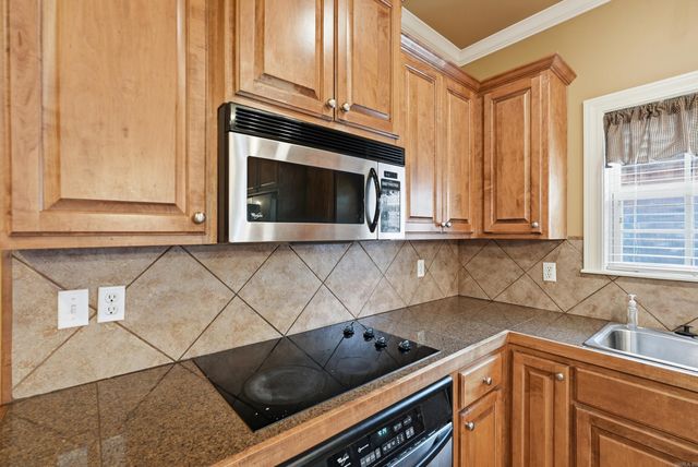 121 Lily Drive, Maumelle, AR 72113