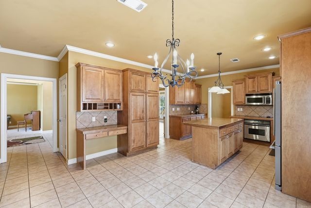 121 Lily Drive, Maumelle, AR 72113